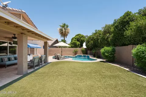 Exterior - 1751 S Oak St, Gilbert, AZ 85233 photo 4 of 7