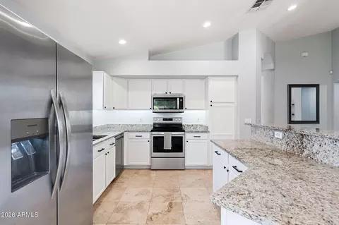 Kitchen - 1751 S Oak St, Gilbert, AZ 85233 photo 2 of 5