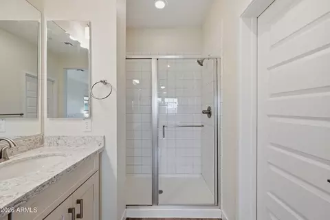 Bath - 1673 E Dogwood Ln, Gilbert, AZ 85295 photo 3 of 3