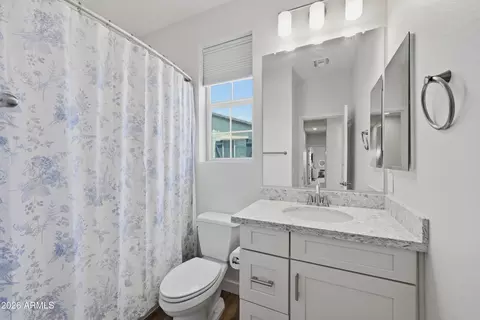 Bath - 1673 E Dogwood Ln, Gilbert, AZ 85295 photo 1 of 3
