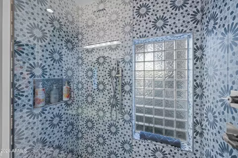 Bath - 3501 E Cannon Dr, Phoenix, AZ 85028 photo 9 of 9