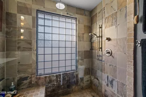 Bath - 3501 E Cannon Dr, Phoenix, AZ 85028 photo 4 of 9