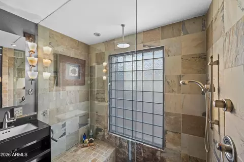 Bath - 3501 E Cannon Dr, Phoenix, AZ 85028 photo 5 of 9
