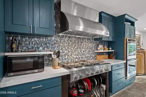 Kitchen - 3501 E Cannon Dr, Phoenix, AZ 85028 photo 5 of 6