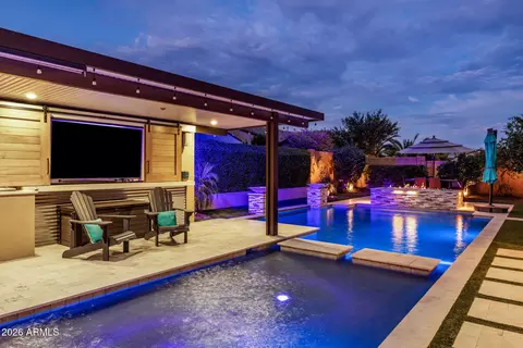 Exterior - 1732 E Gillcrest Rd, Gilbert, AZ 85298 photo 12 of 14