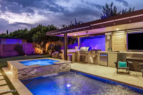 Exterior - 1732 E Gillcrest Rd, Gilbert, AZ 85298 photo 13 of 14