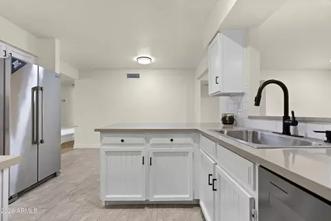 Kitchen - 4327 E La Puente Ave, Phoenix, AZ 85044 photo 4 of 5