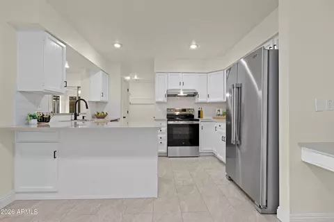 Kitchen - 4327 E La Puente Ave, Phoenix, AZ 85044 photo 2 of 5