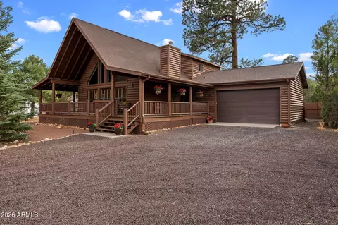 2950 Country View Ln, Overgaard, AZ 85933