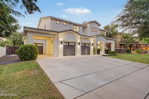 Exterior - 2950 E Comstock Dr, Gilbert, AZ 85296 photo 9 of 13