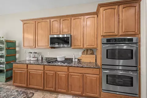Kitchen - 2950 E Comstock Dr, Gilbert, AZ 85296 photo 3 of 3