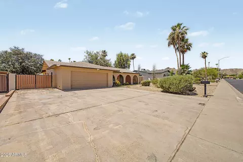 2721 E Cannon Dr, Phoenix, AZ 85028 photo 2