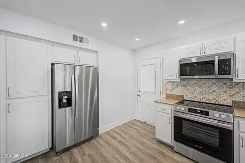 2721 E Cannon Dr, Phoenix, AZ 85028 photo 13