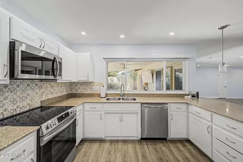 2721 E Cannon Dr, Phoenix, AZ 85028 photo 12