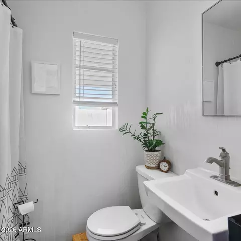 Bath - 449 N Drew St E, Mesa, AZ 85201 photo 1 of 2
