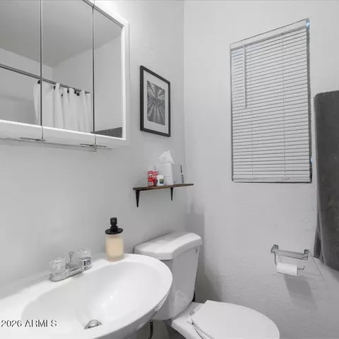 Bath - 449 N Drew St E, Mesa, AZ 85201 photo 2 of 2
