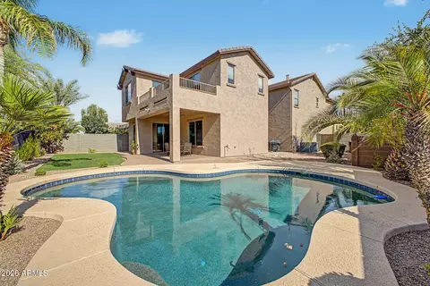 Exterior - 1076 Euclid Ave, Gilbert, AZ 85297 photo 8 of 13