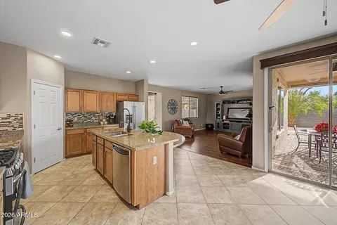 Kitchen - 1076 Euclid Ave, Gilbert, AZ 85297 photo 2 of 3