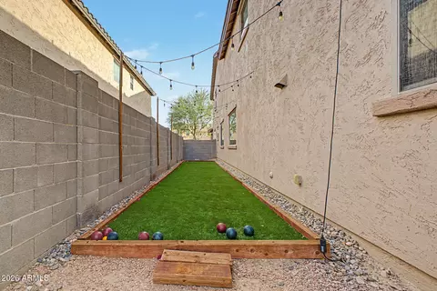 Exterior - 1076 Euclid Ave, Gilbert, AZ 85297 photo 6 of 13