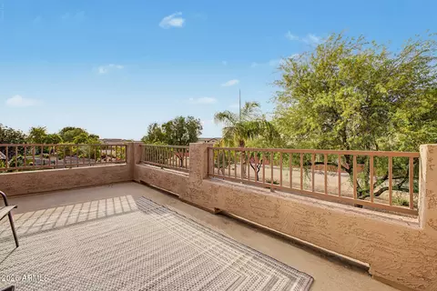 Exterior - 1076 Euclid Ave, Gilbert, AZ 85297 photo 4 of 13