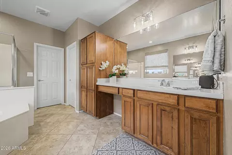 Bath - 1076 Euclid Ave, Gilbert, AZ 85297 photo 2 of 7