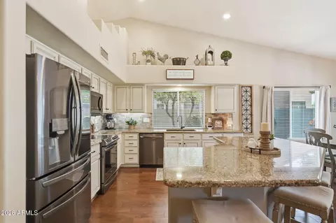 Kitchen - 2149 E Drake Ct, Gilbert, AZ 85234 photo 3 of 7