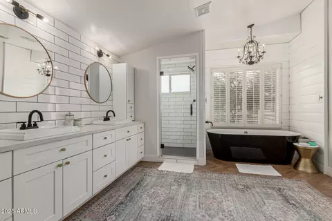 Bath - 6916 E Trailridge Cir, Mesa, AZ 85207 photo 1 of 7