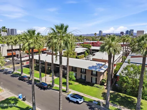 View/Area - 133 E Palm Ln #A, Phoenix, AZ 85004 photo 3 of 7