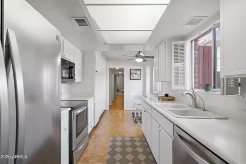 Kitchen - 133 E Palm Ln #A, Phoenix, AZ 85004 photo 1 of 4