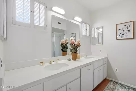 Bath - 133 E Palm Ln #A, Phoenix, AZ 85004 photo 4 of 5