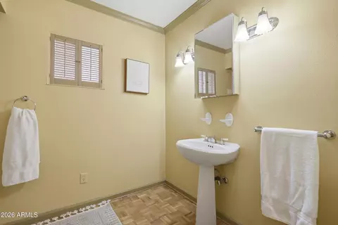 Bath - 133 E Palm Ln #A, Phoenix, AZ 85004 photo 1 of 5