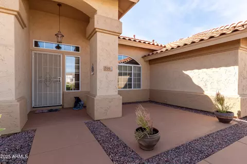 Exterior - 205 E Irvine Rd, Phoenix, AZ 85086 photo 4 of 12