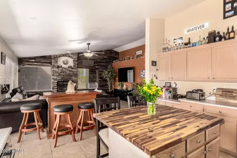 Kitchen - 205 E Irvine Rd, Phoenix, AZ 85086 photo 4 of 4