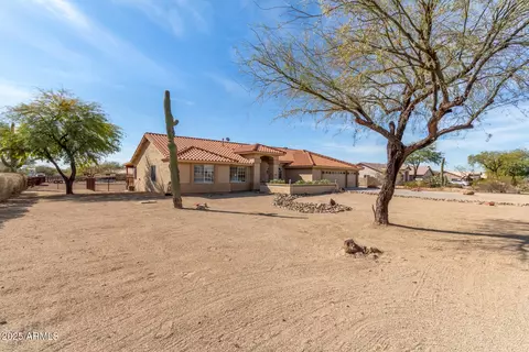 Exterior - 205 E Irvine Rd, Phoenix, AZ 85086 photo 3 of 12