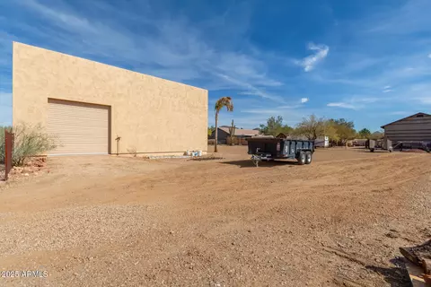 Exterior - 205 E Irvine Rd, Phoenix, AZ 85086 photo 8 of 12