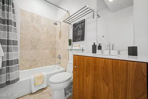 Bath - 1145 E Whitton Ave #1007, Phoenix, AZ 85014 photo 3 of 4