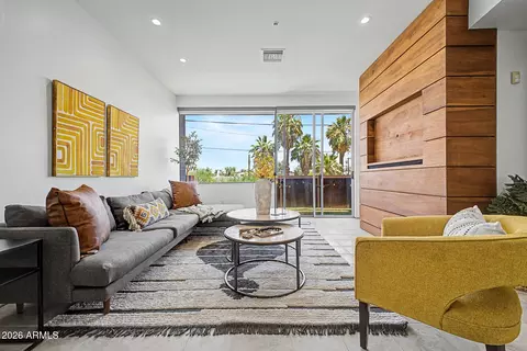 Living - 1145 E Whitton Ave #1007, Phoenix, AZ 85014 photo 1 of 3