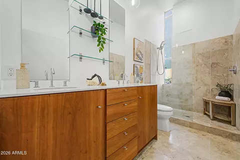 Bath - 1145 E Whitton Ave #1007, Phoenix, AZ 85014 photo 1 of 4