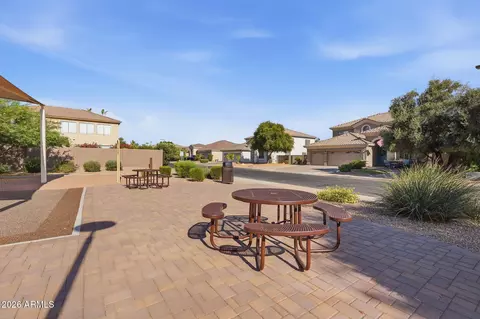 Exterior - 1561 E Saratoga Ct, Gilbert, AZ 85296 photo 8 of 8