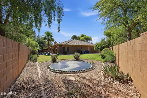 Exterior - 1561 E Saratoga Ct, Gilbert, AZ 85296 photo 3 of 8