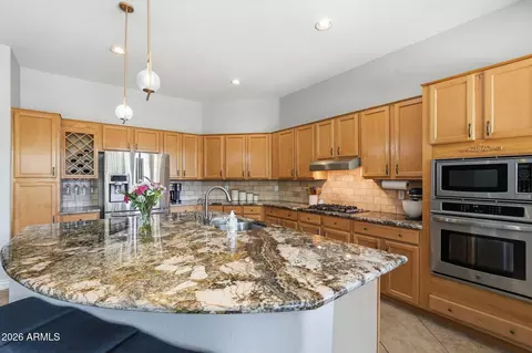 Kitchen - 1561 E Saratoga Ct, Gilbert, AZ 85296 photo 4 of 5