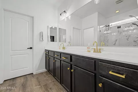 Bath - 8609 E Lobo Ave, Mesa, AZ 85209 photo 1 of 3