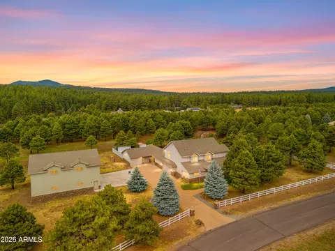 2705 W Creighton Dr, Flagstaff, AZ 86001