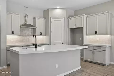 Kitchen - 4283 E Jesse St, Gilbert, AZ 85295 photo 3 of 4