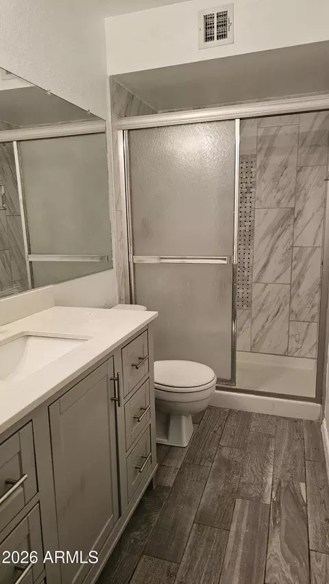 Bath - 2135 W Maple Dr, Phoenix, AZ 85027 photo 3 of 3