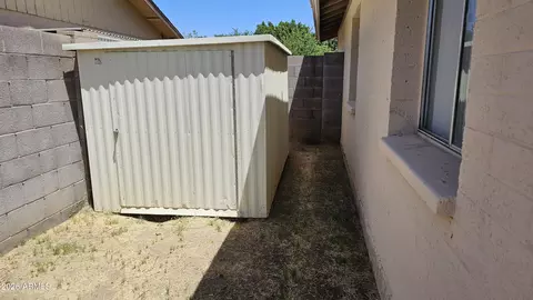Exterior - 2135 W Maple Dr, Phoenix, AZ 85027 photo 3 of 4