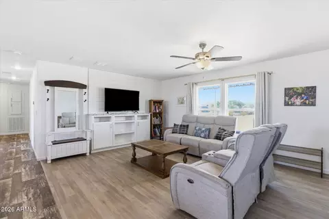 833 W Tepee St, Apache Junction, AZ 85120 photo 8