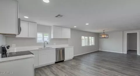 1562 S Desert View Pl, Apache Junction, AZ 85120 photo 4