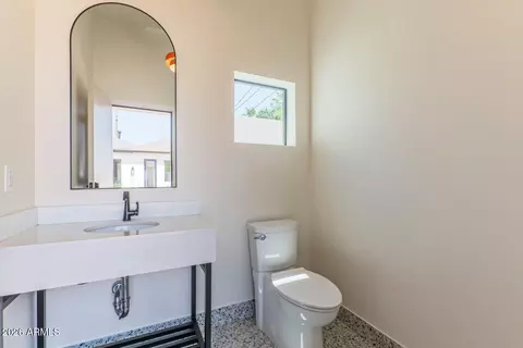 Bath - 2801 Elm St, Phoenix, AZ 85016 photo 9 of 9