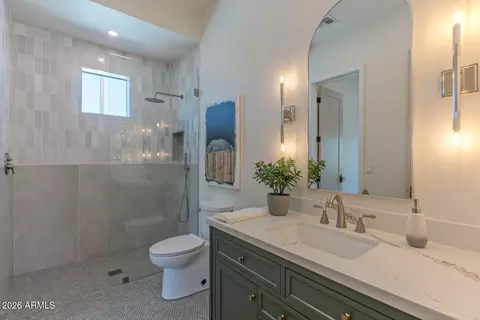 Bath - 2801 Elm St, Phoenix, AZ 85016 photo 8 of 9